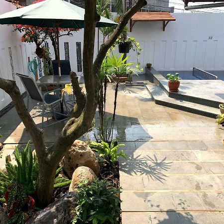 Villa Rumah Ibu Dago Bandung Buitenkant foto