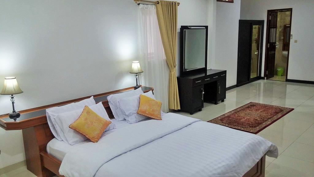 Villa Rumah Ibu Dago Bandung Buitenkant foto