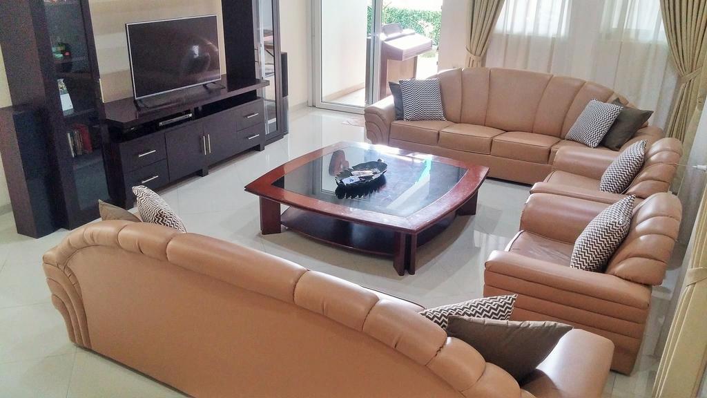 Villa Rumah Ibu Dago Bandung Buitenkant foto
