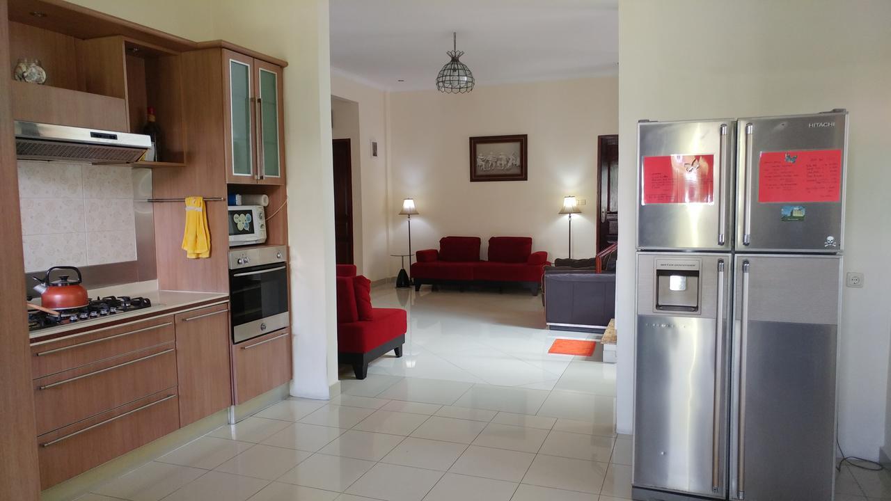 Villa Rumah Ibu Dago Bandung Buitenkant foto