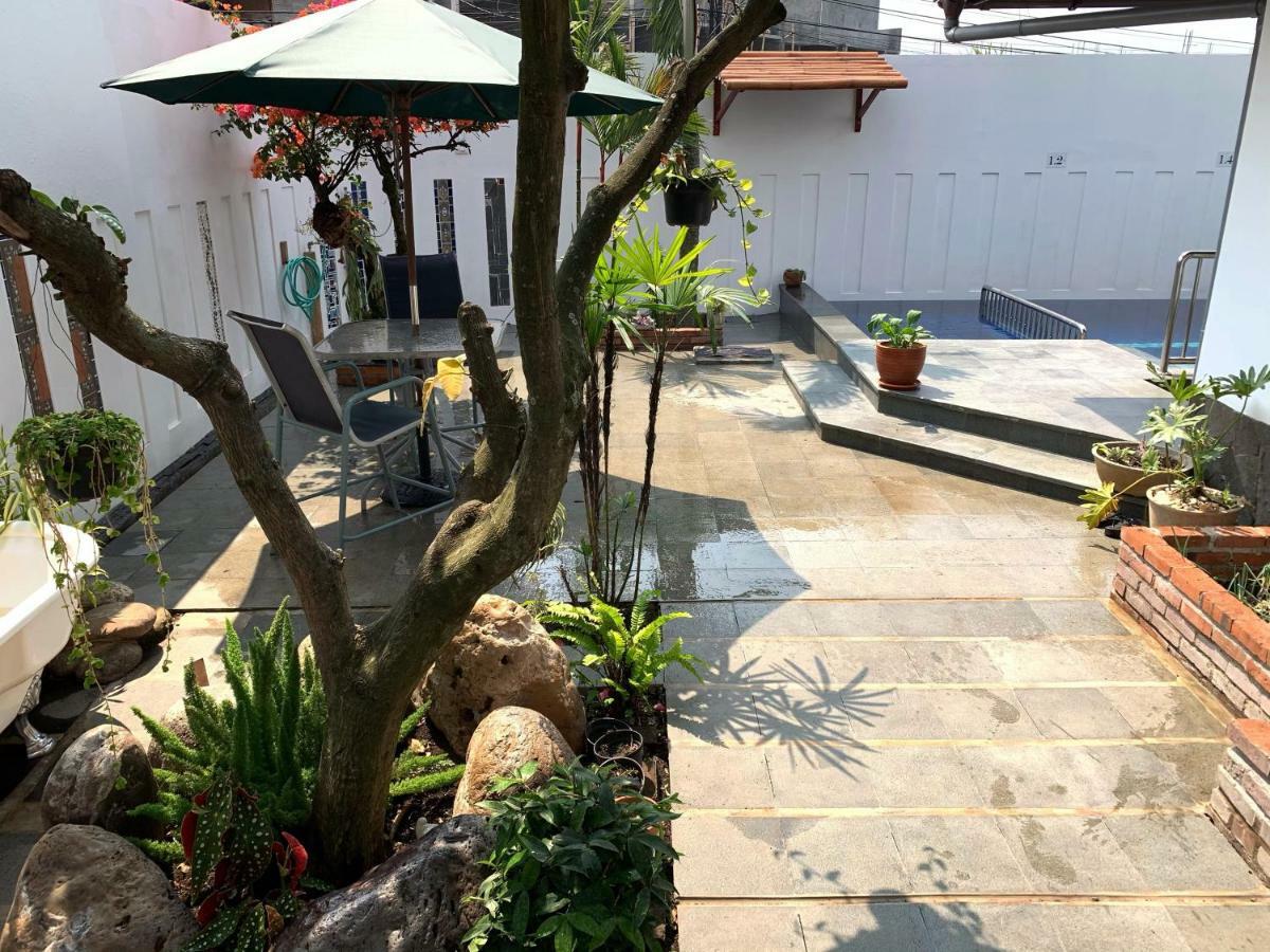 Villa Rumah Ibu Dago Bandung Buitenkant foto