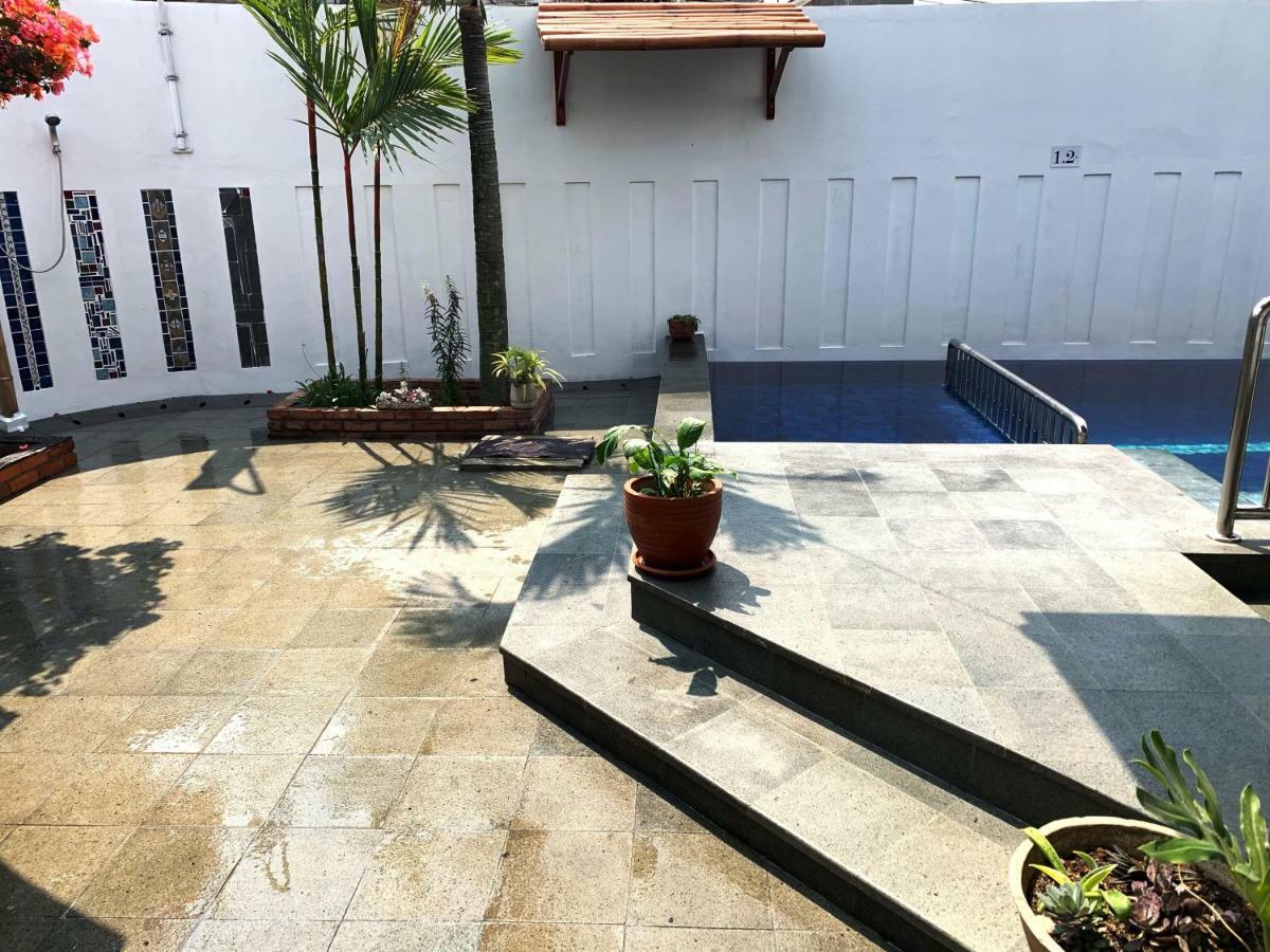 Villa Rumah Ibu Dago Bandung Buitenkant foto