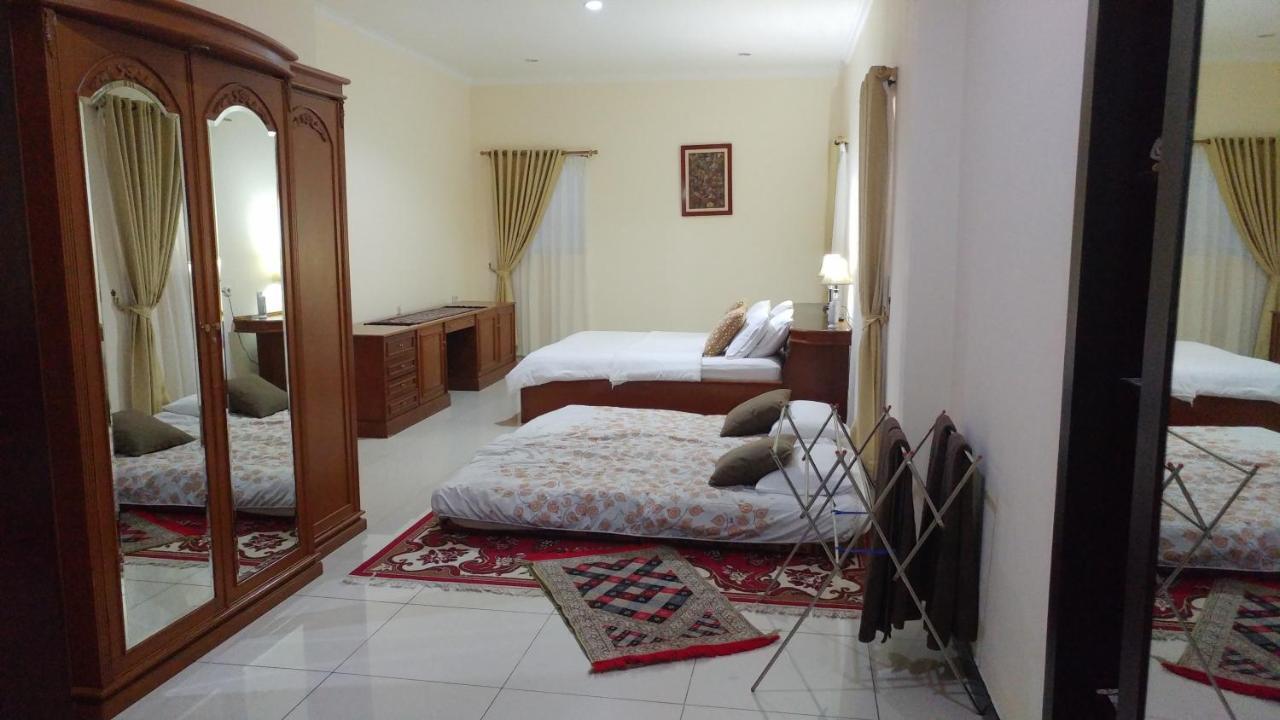 Villa Rumah Ibu Dago Bandung Buitenkant foto