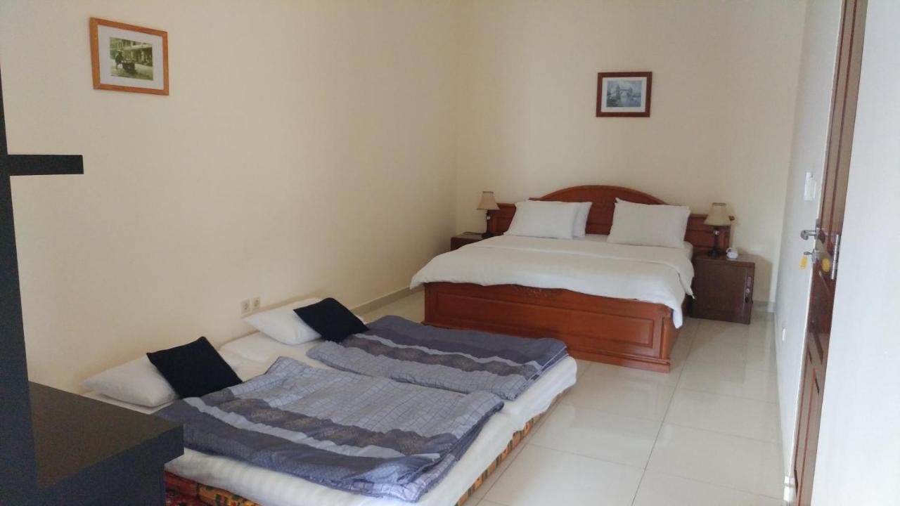 Villa Rumah Ibu Dago Bandung Buitenkant foto
