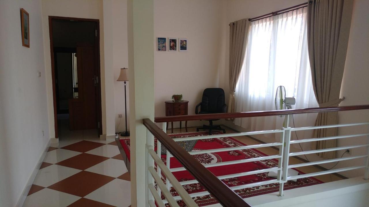 Villa Rumah Ibu Dago Bandung Buitenkant foto